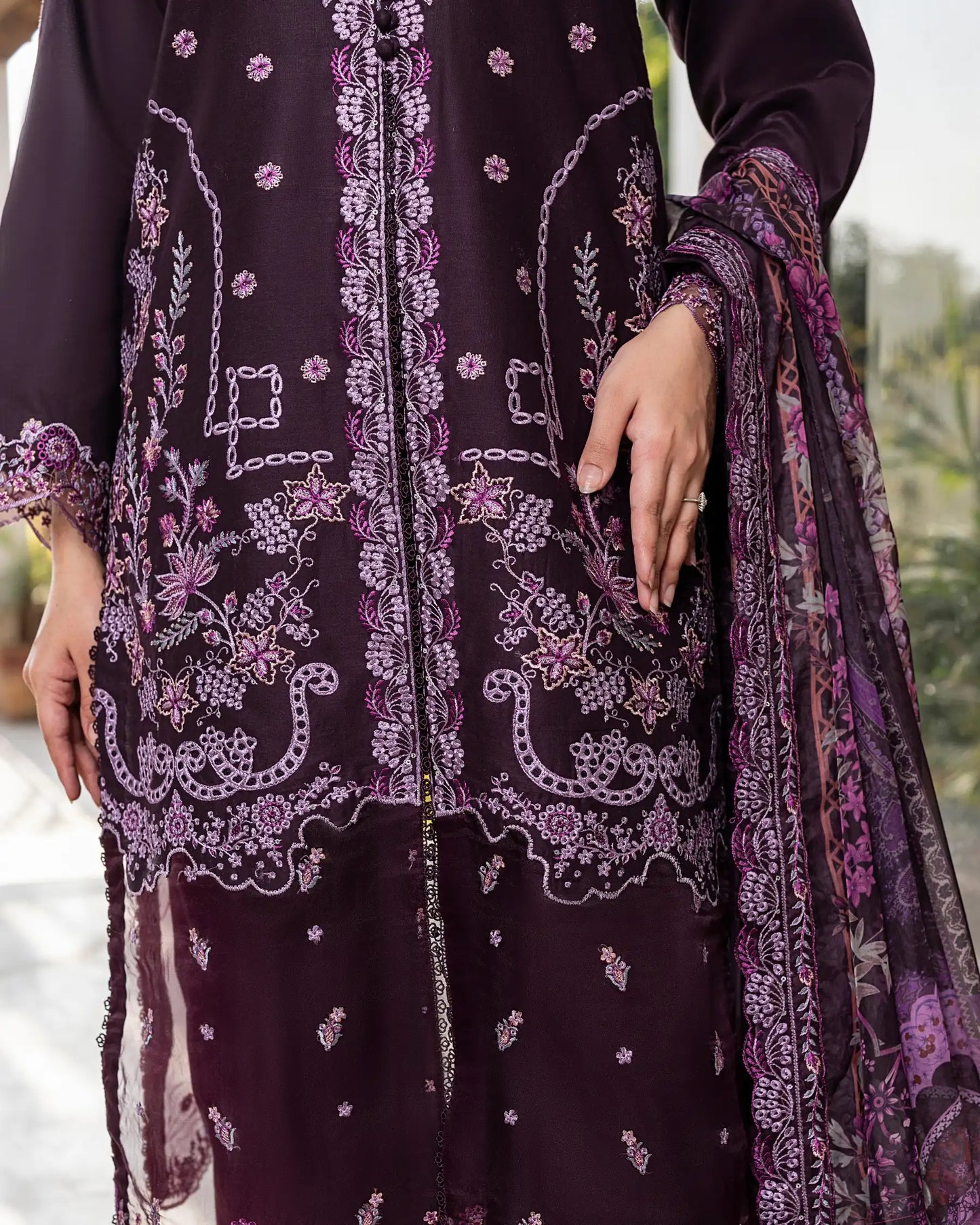 GP-LW-005 – Stitched 3-Piece Embroidered Lawn Suit with Digital Printed Dupatta