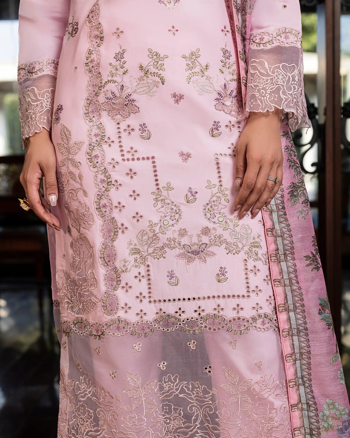 GP-LW-004 – Stitched 3-Piece Embroidered Lawn Suit with Digital Printed Dupatta