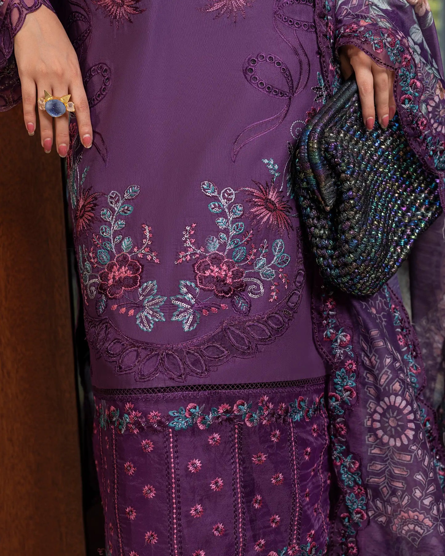 GP-LW-003 – Stitched 3-Piece Embroidered Lawn Suit with Digital Printed Dupatta