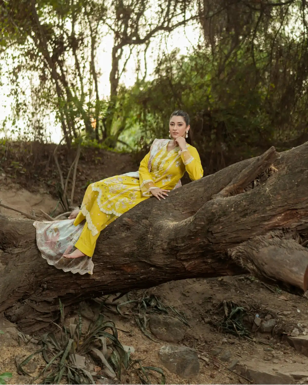 GP-LW-009 – Stitched 3 Piece Embroidered Lawn Suit with Digital Printed Dupatta