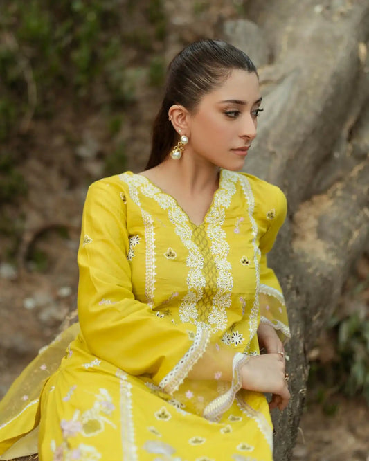 GP-LW-009 – Stitched 3 Piece Embroidered Lawn Suit with Digital Printed Dupatta